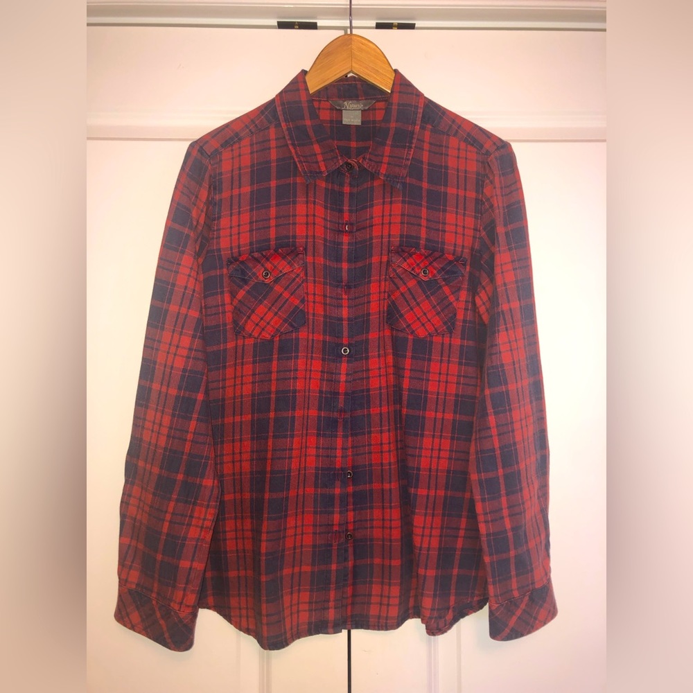 Flannel pattern button down, excellent shape. Non-smoking home